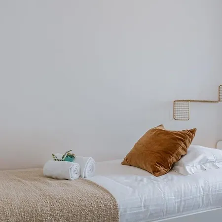 Huswell - Modern For Up To Five People Apartment *