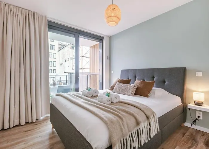 Huswell - Modern For Up To Five People شقة