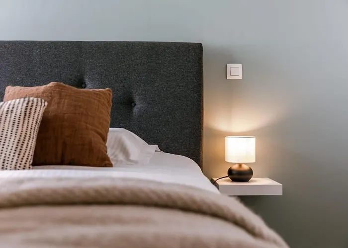 Huswell - Modern For Up To Five People شقة