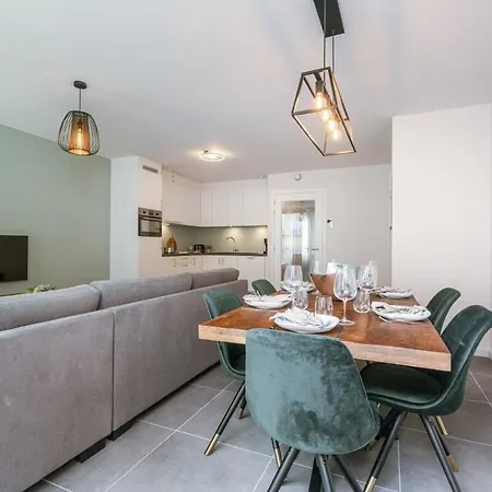 Апартаменты Huswell - Modern For Up To Five People